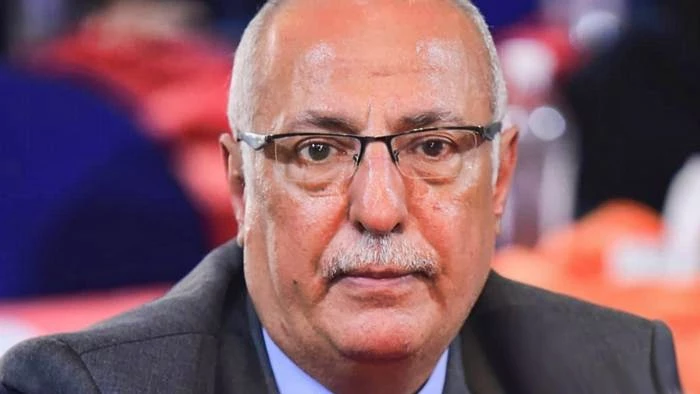 رئيس الجمعية اليمنية لحماية المستهلك فضل مقبل منصور يعتقد أن الأدوية قد تم تهريبها وإدخالها للبلاد رسميا وبموافقة جهات رسمية
 
